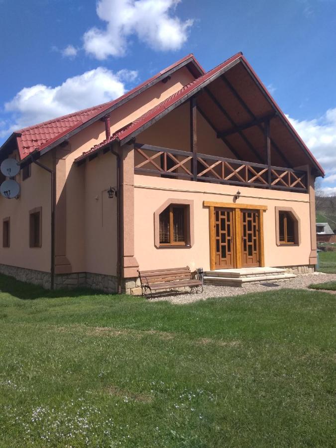 Затишок В Карпатах Villa Yaremche Bagian luar foto